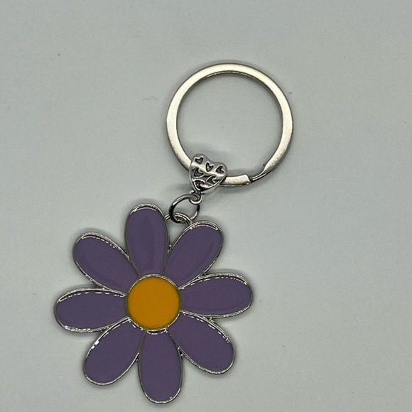 🛍️ Flower pendant keychain - Picture 3 of 4